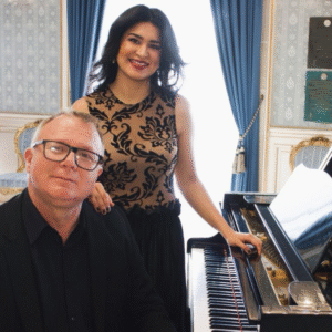 Manuel Ramos y Oriana Quintero en el Salón Azul del Ayuntamiento de Alicante